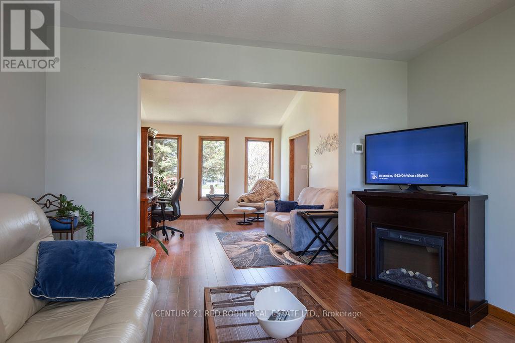110 ROE STREET - 13