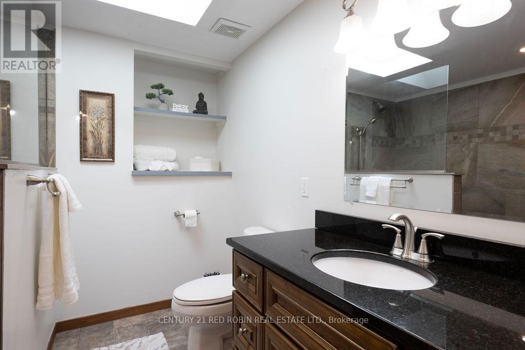 110 ROE STREET - 24