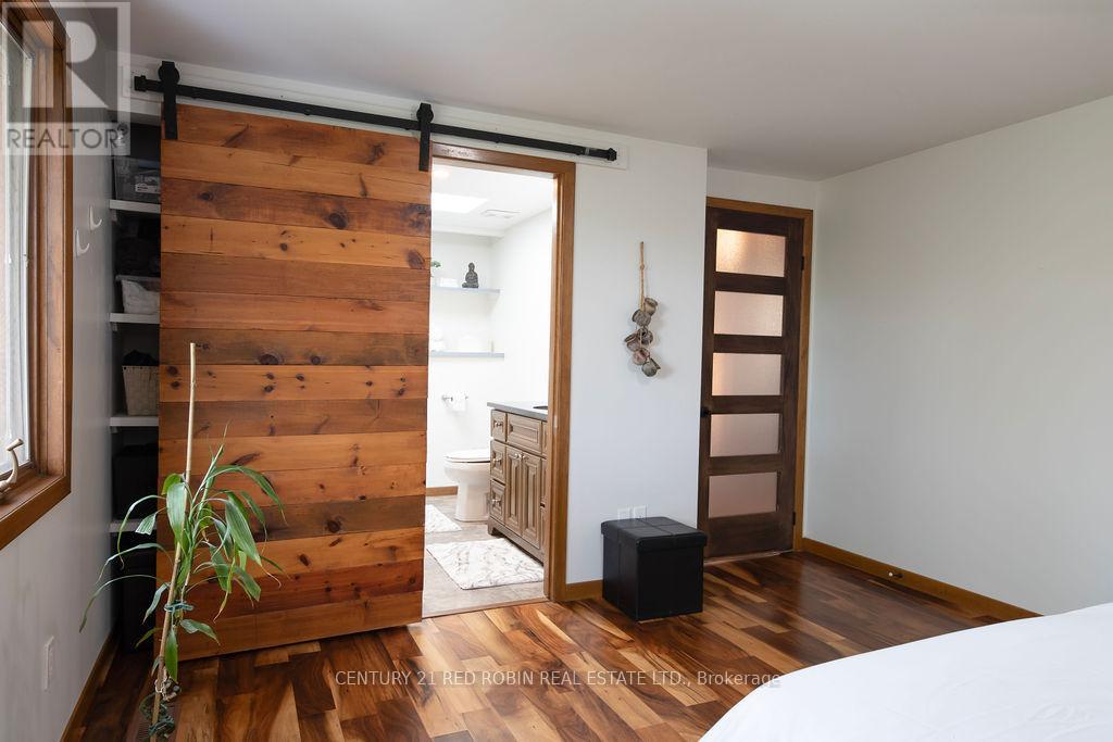 110 ROE STREET - 23
