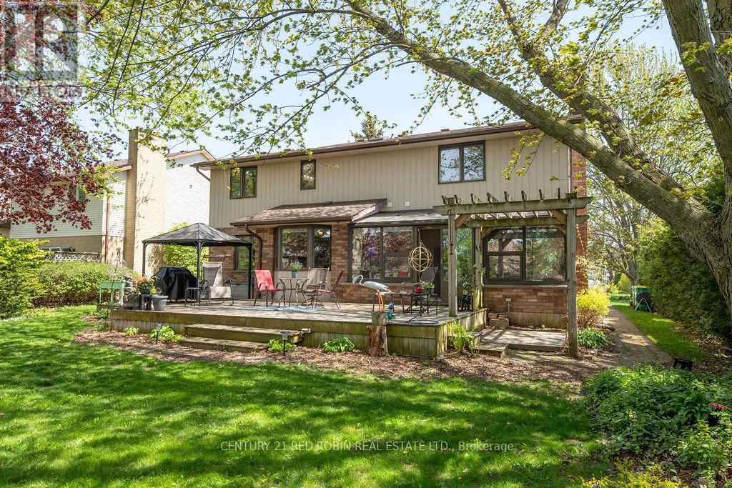 110 ROE STREET - 34