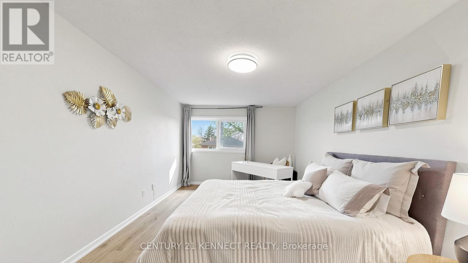 #9 260 AVENUE ROAD - 15