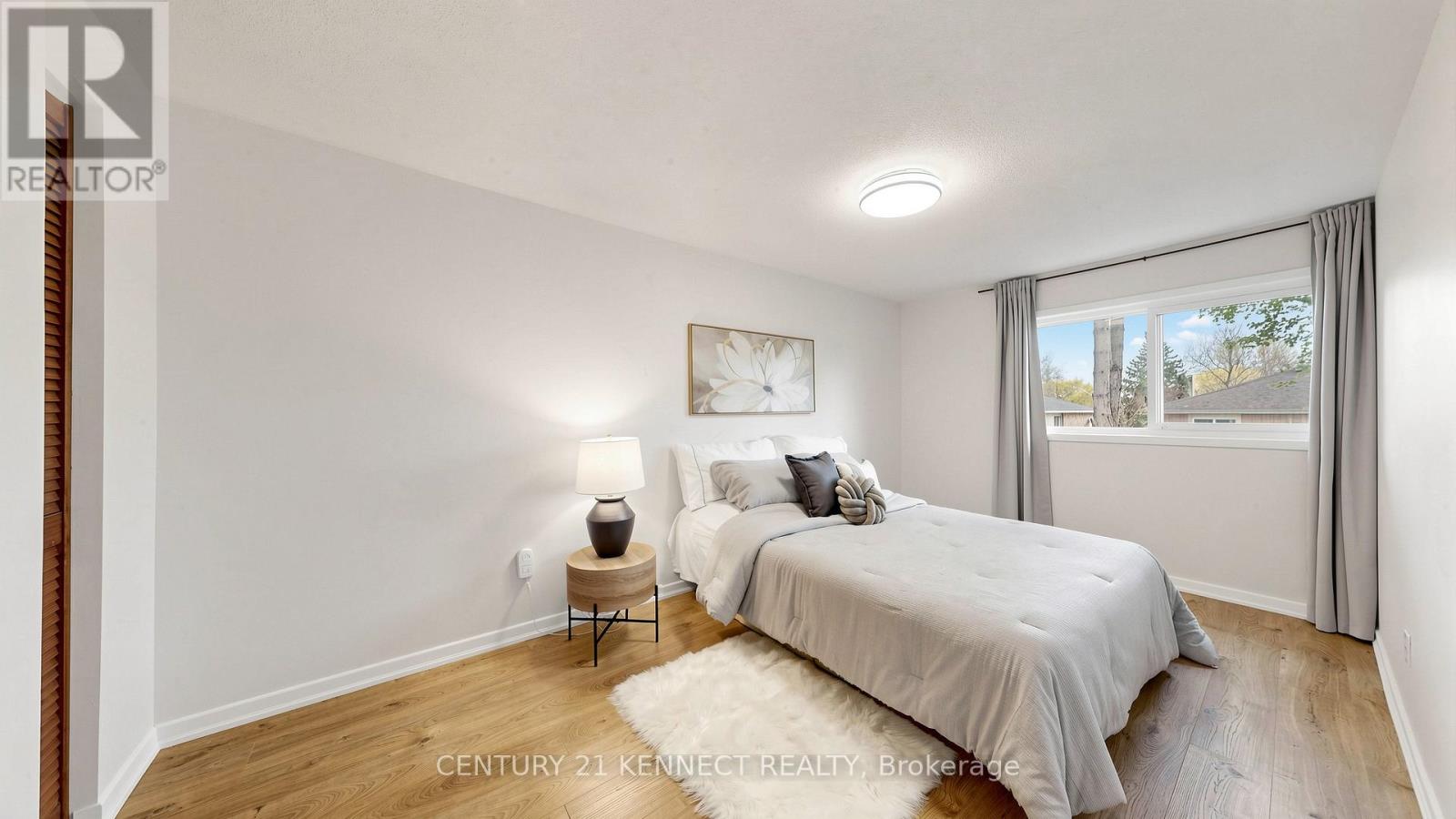 #9 260 AVENUE ROAD - 16