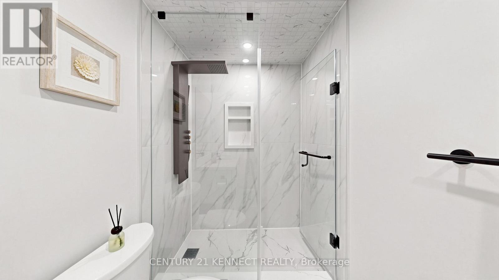 #9 260 AVENUE ROAD - 19