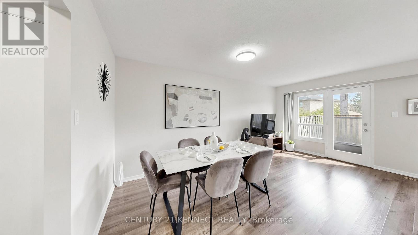 #9 260 AVENUE ROAD - 6
