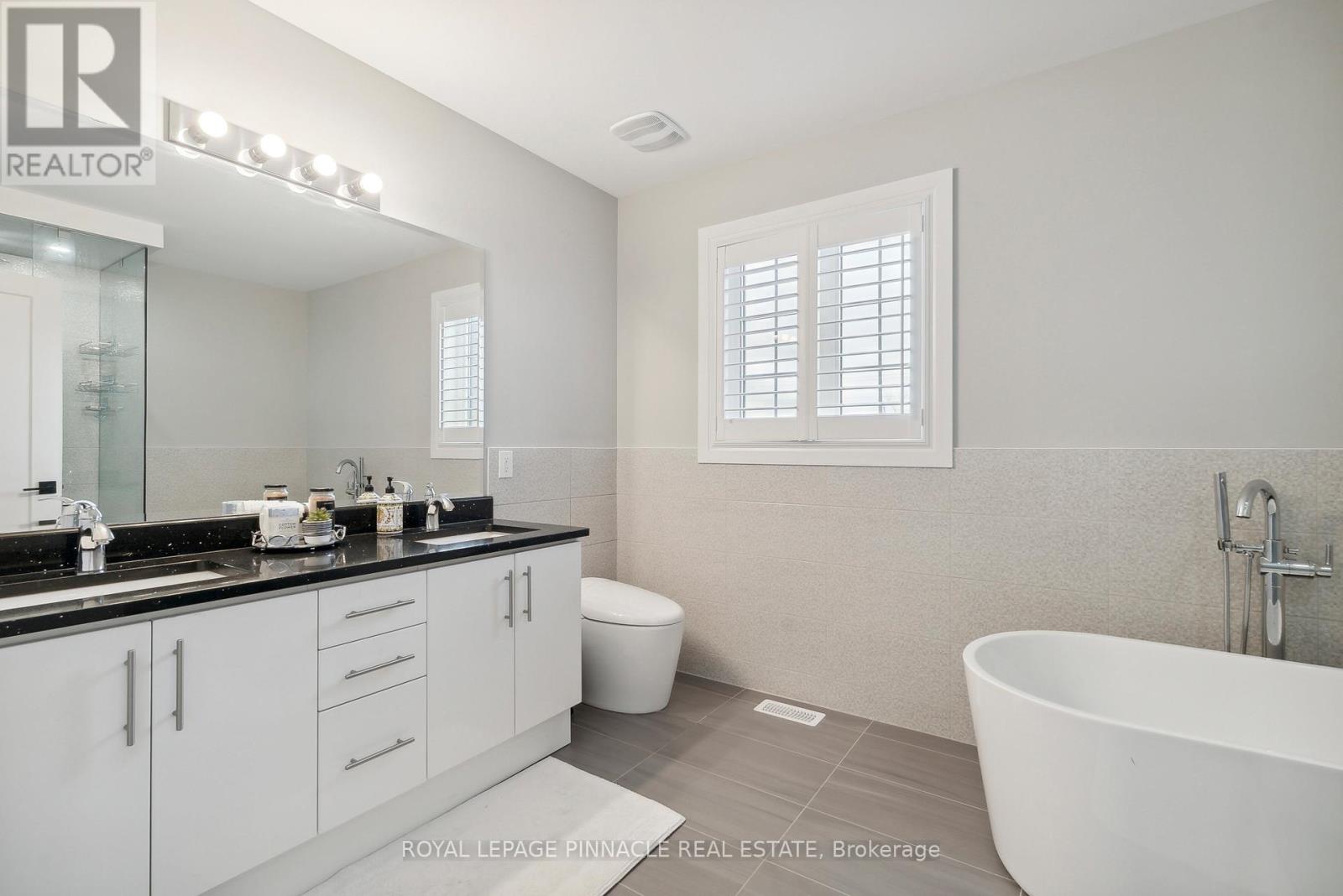 77 WALKERS BOULEVARD - 25