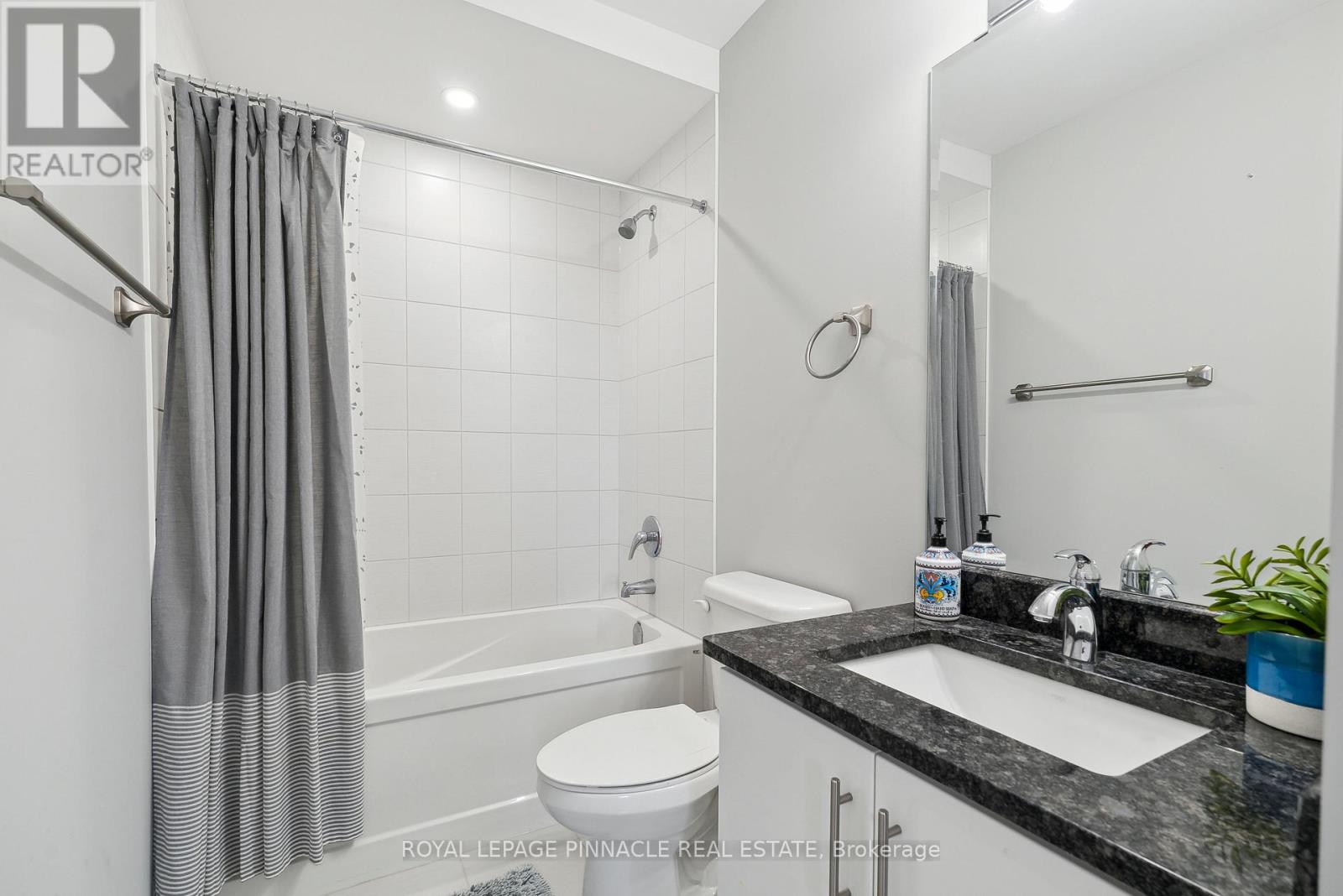 77 WALKERS BOULEVARD - 32