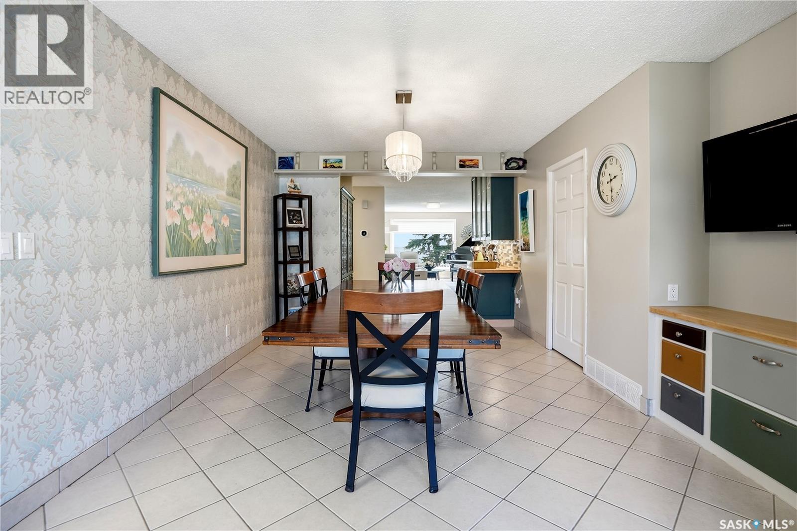 303 Currie CRESCENT — photo 8
