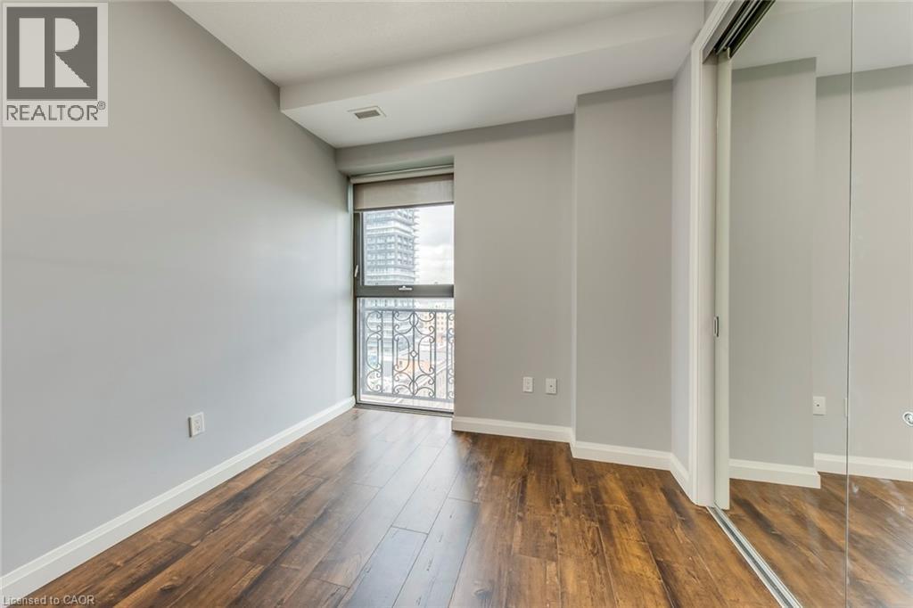 #905 112 KING Street E - 29
