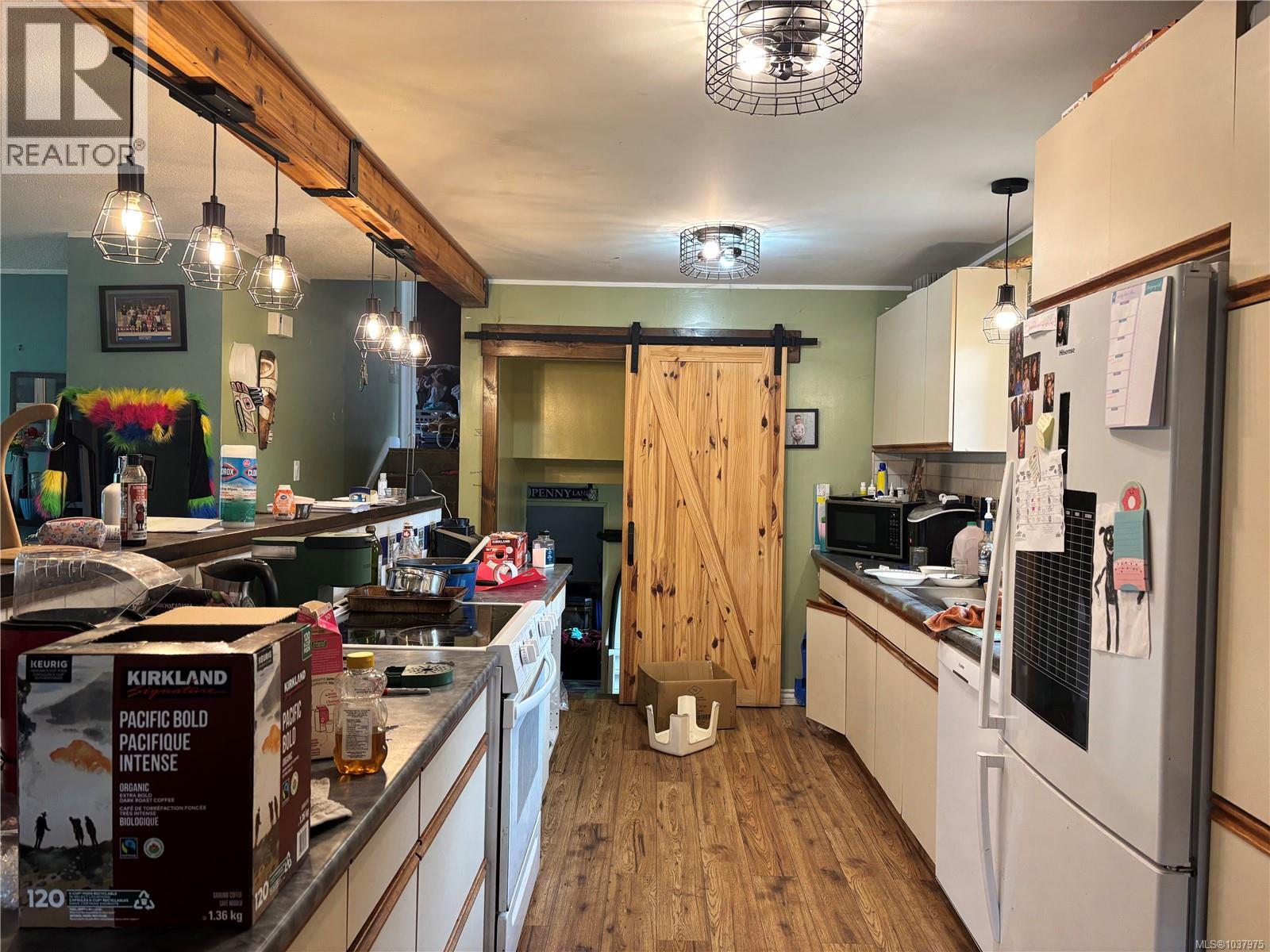 621 Dogwood Dr - 2