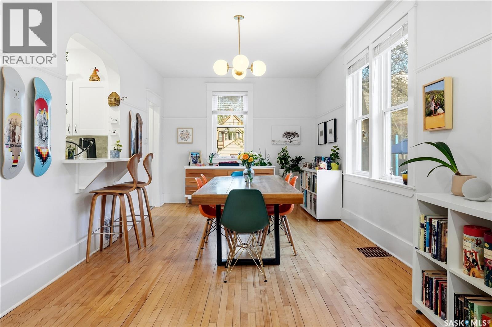 2035 Elphinstone STREET - 16
