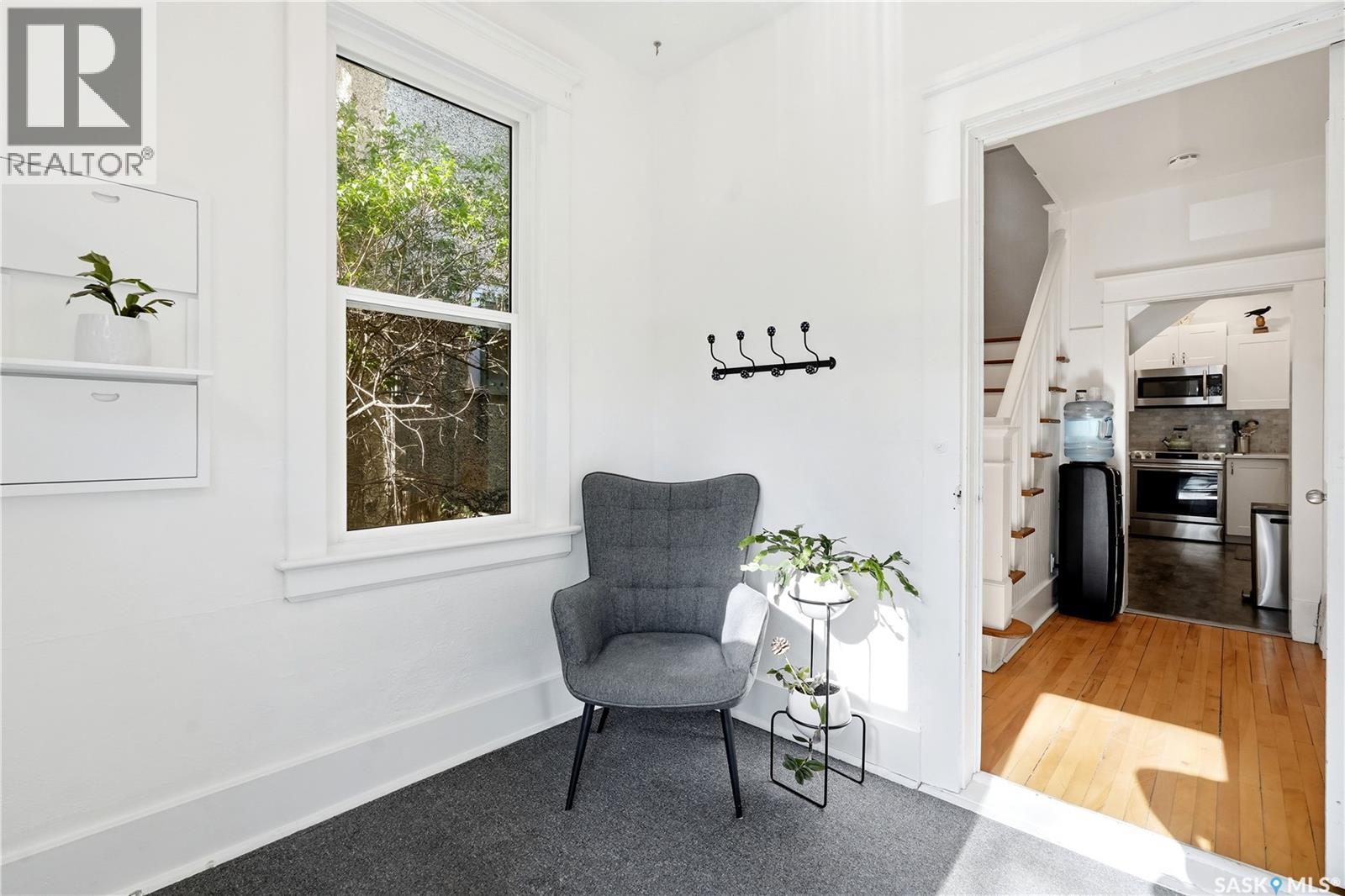 2035 Elphinstone STREET - 4