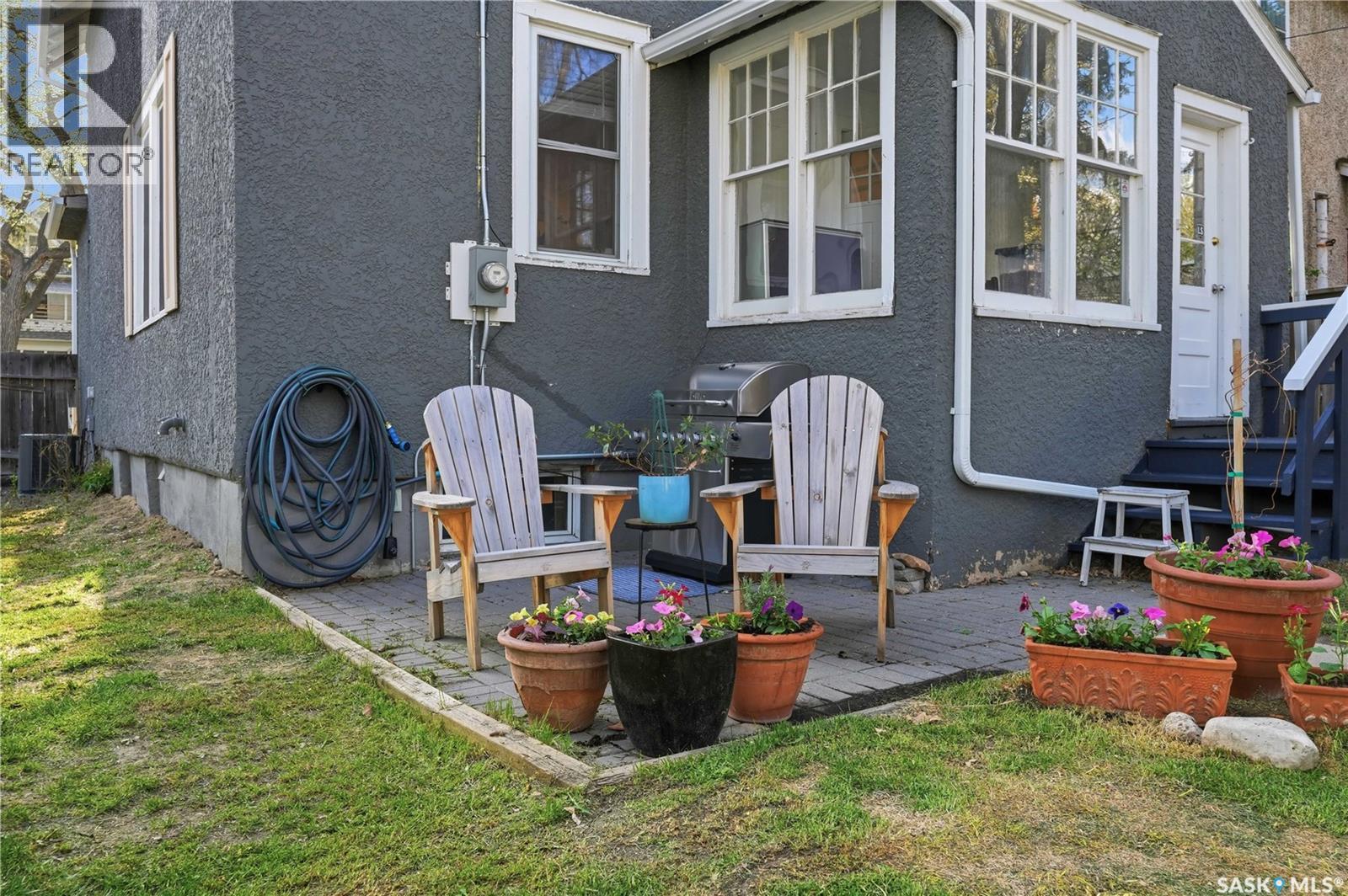 2035 Elphinstone STREET - 46