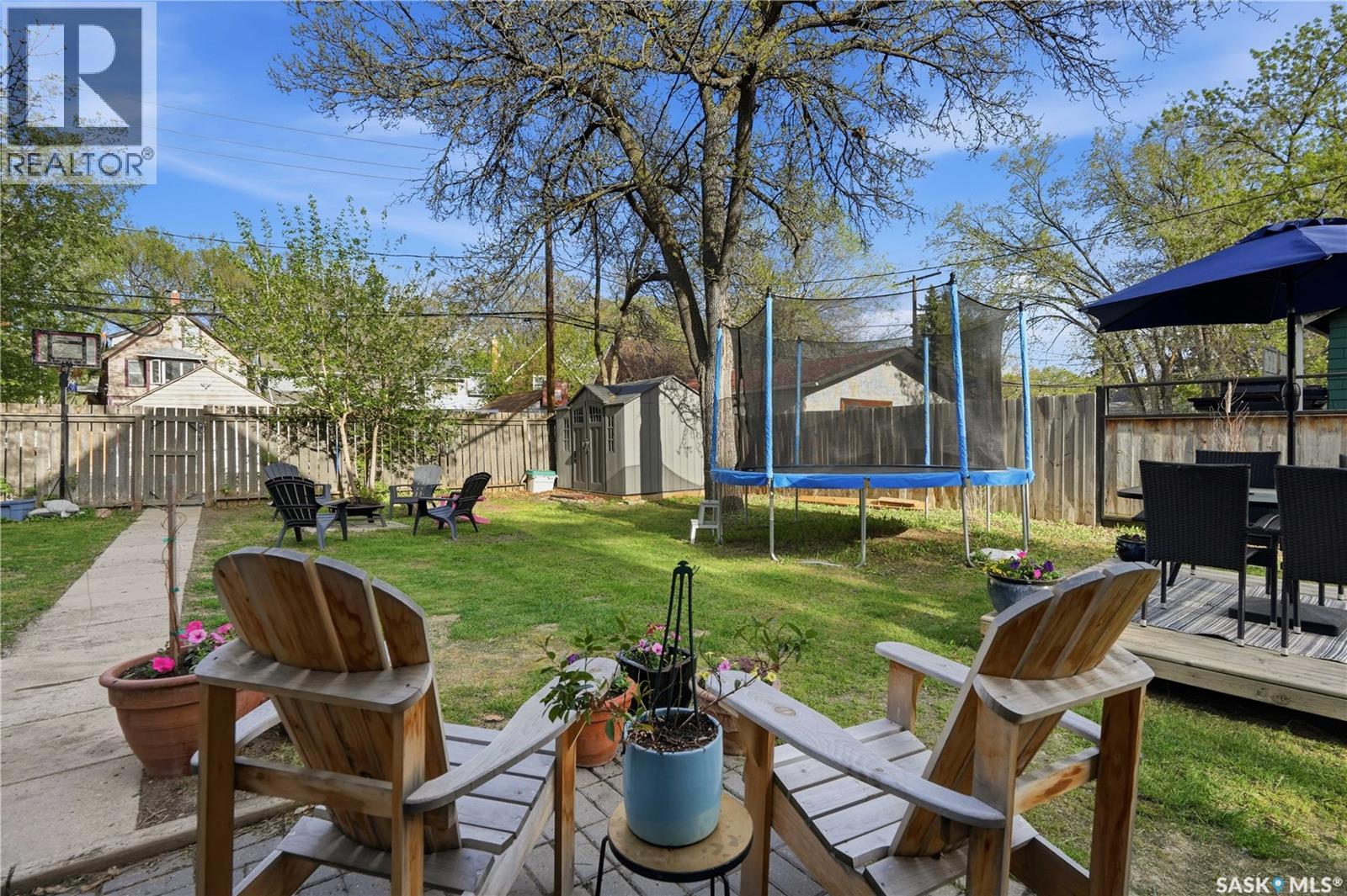 2035 Elphinstone STREET - 47