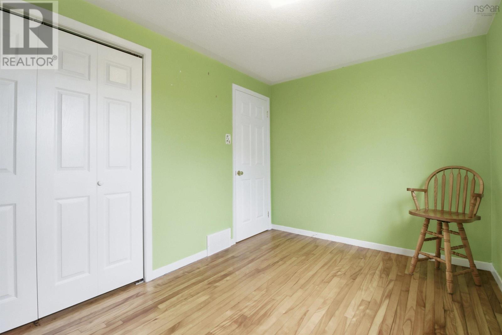 124 Gourok Avenue - 21