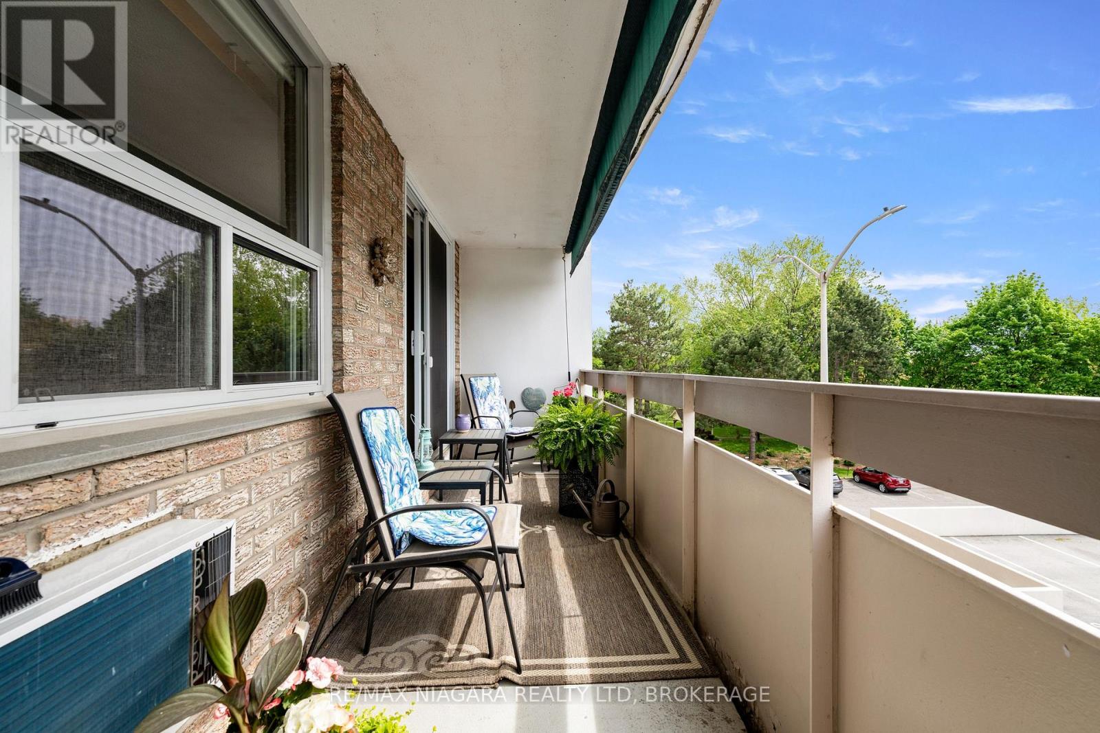#407 365 GENEVA STREET - 16