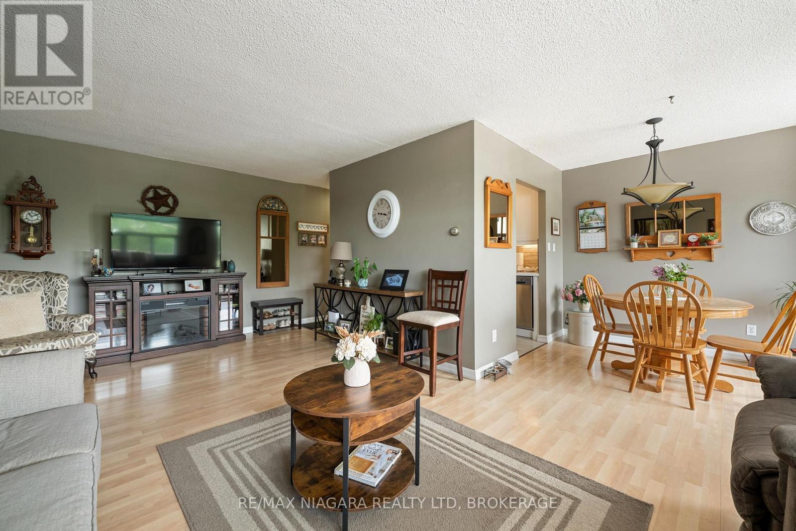 #407 365 GENEVA STREET - 5