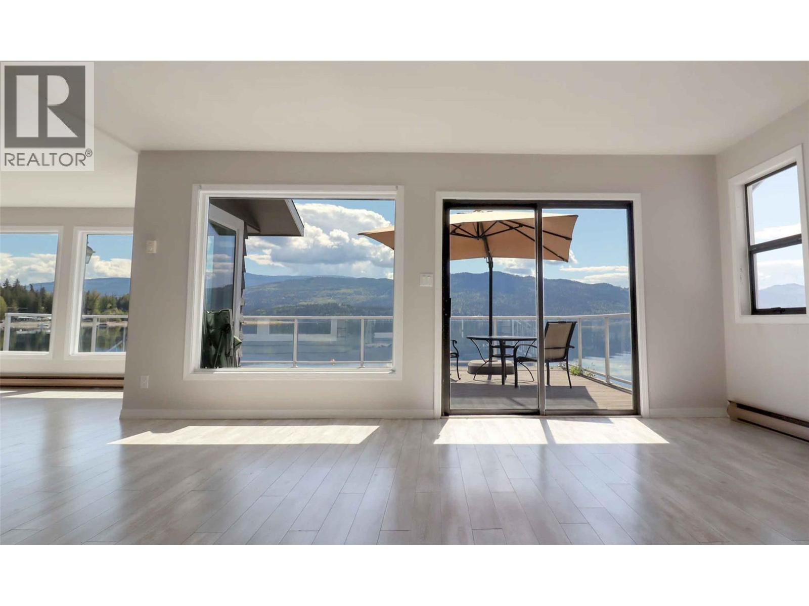 6726 Squilax Anglemont Road - 36