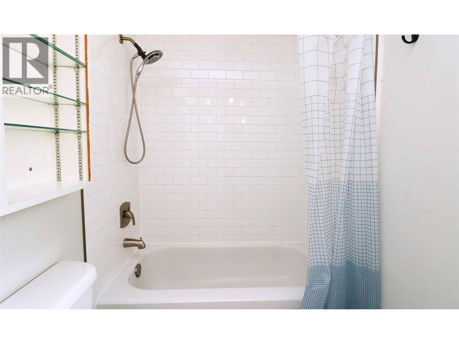 6726 Squilax Anglemont Road - 53
