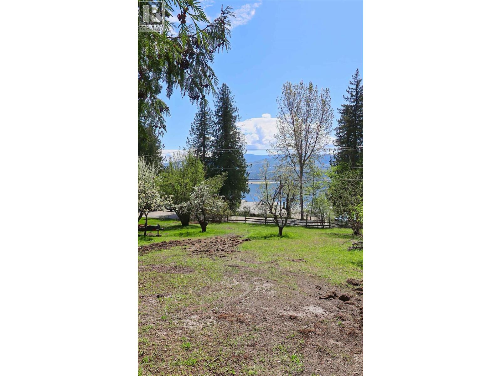 6726 Squilax Anglemont Road - 70