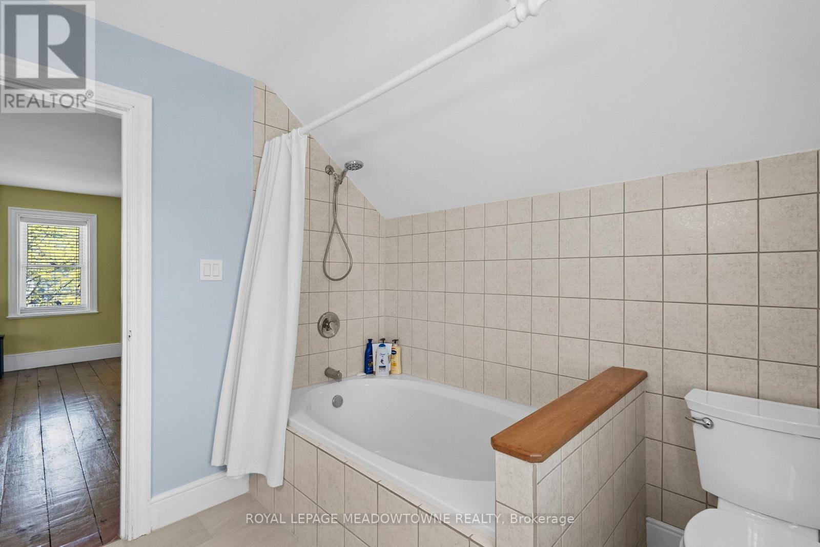 272 PINE STREET - 26
