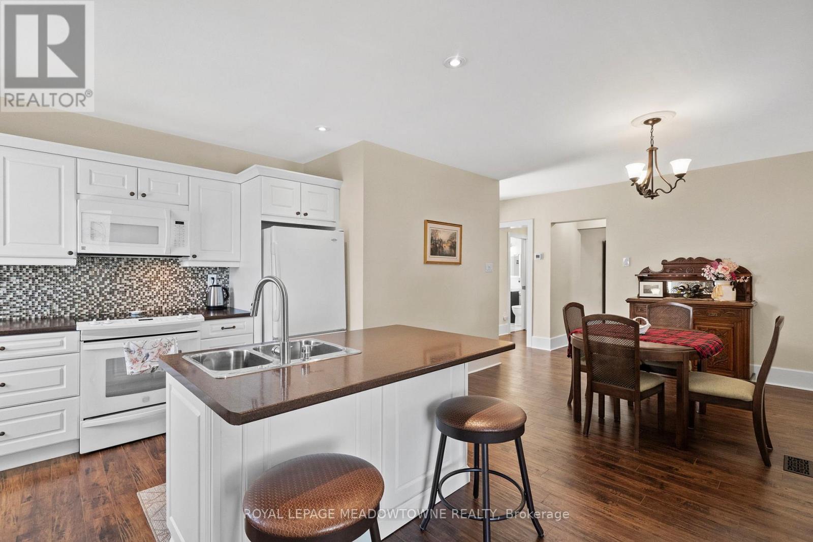 272 PINE STREET - 6