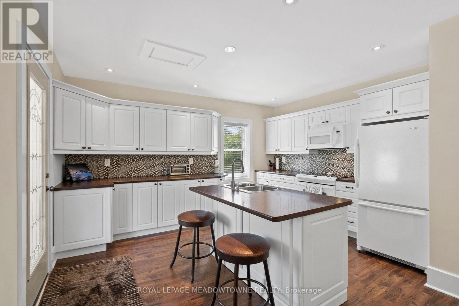 272 PINE STREET - 7