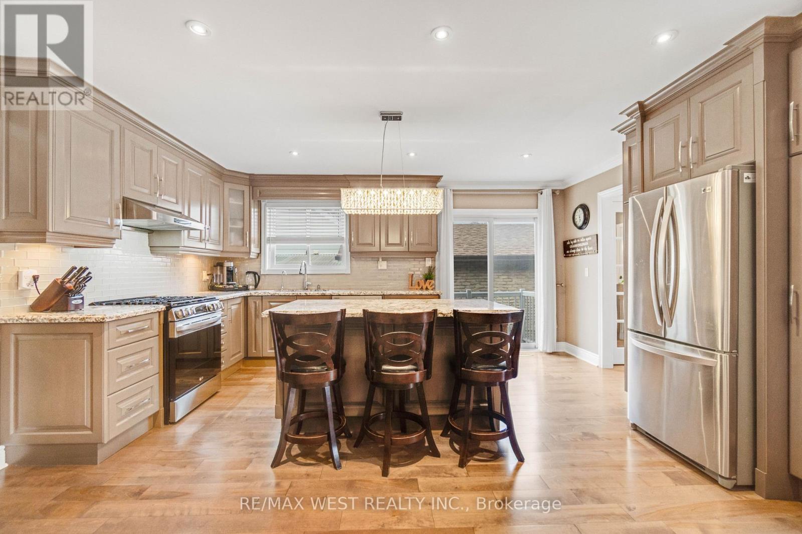941 STAINTON DRIVE - 5