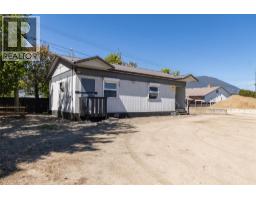 2220/2270 10 Avenue Sw, Salmon Arm, BC V1E0E1 Photo 18