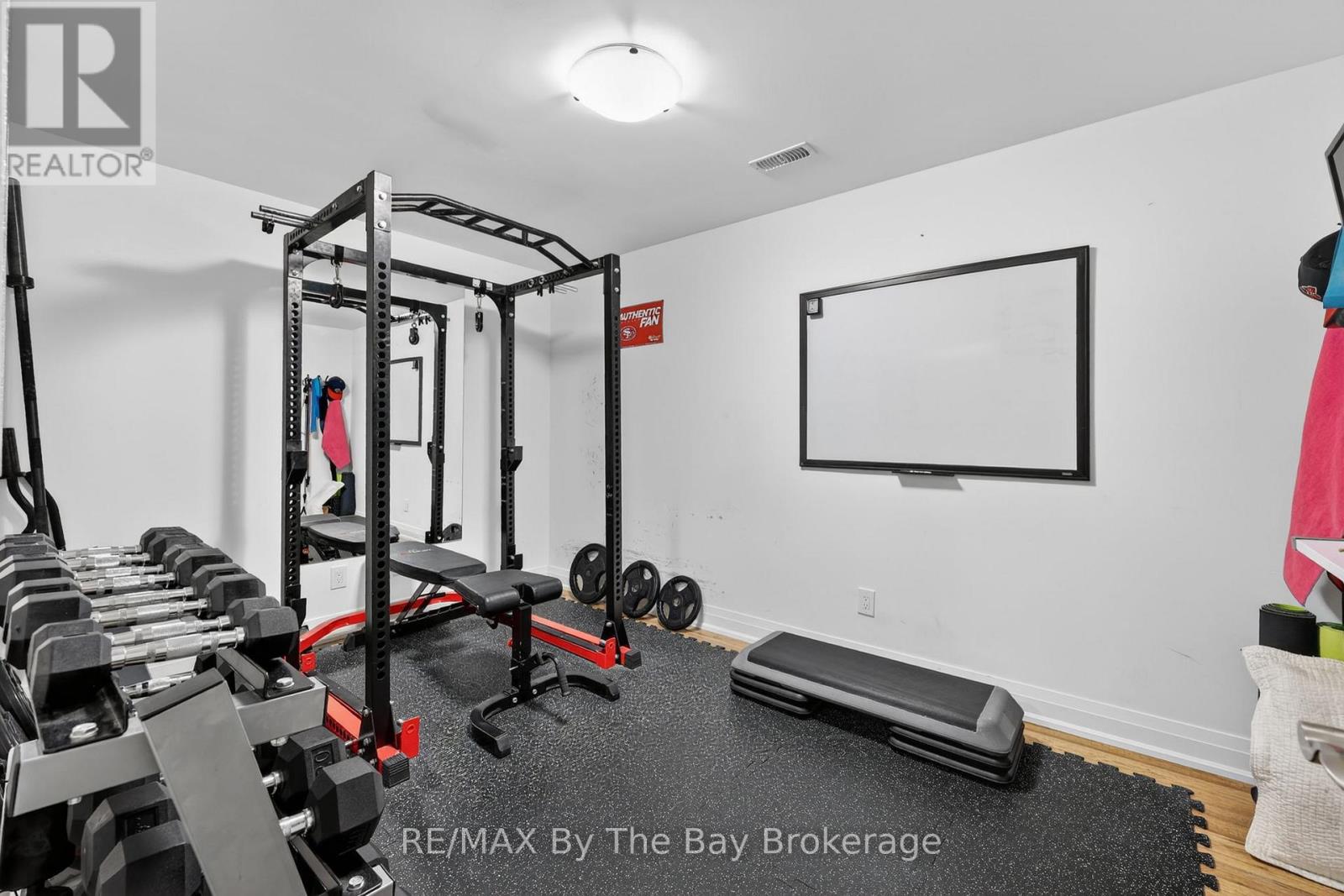 17 ELIZABETH AVENUE - 32