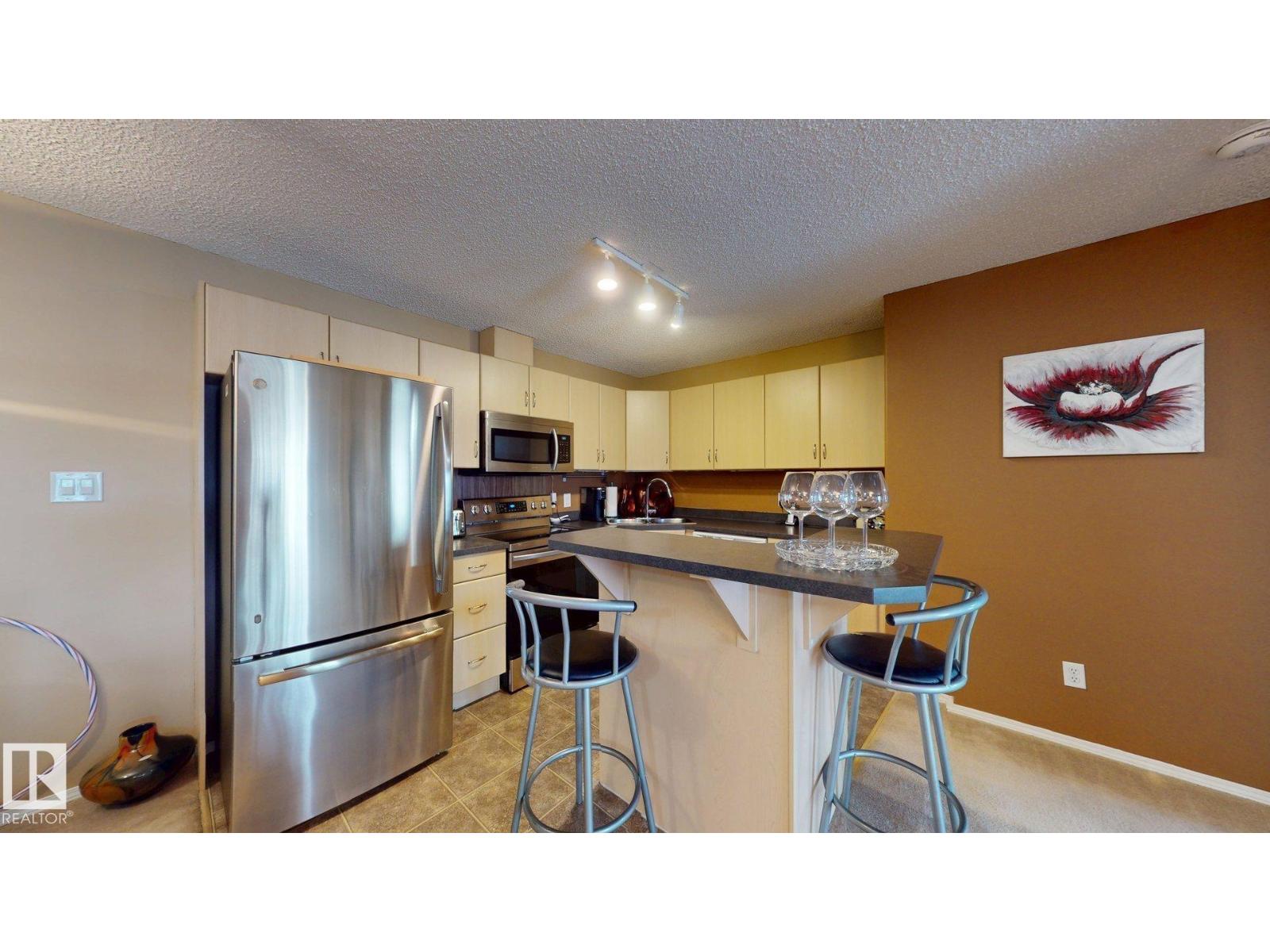 #405 16303 95 ST NW NW - 17