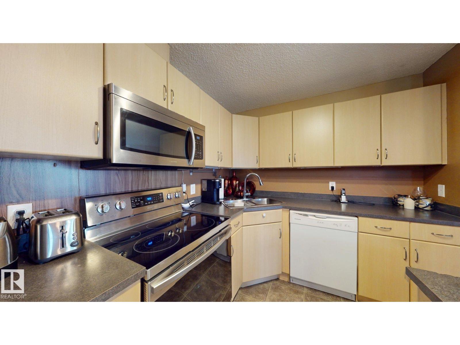 #405 16303 95 ST NW NW - 18