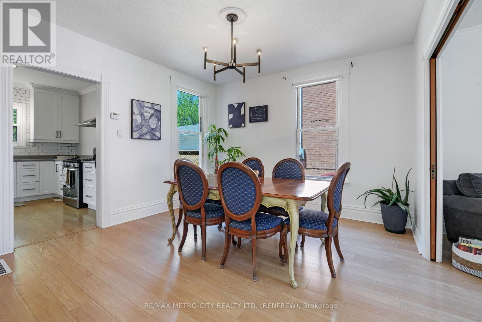 200 ROSS STREET - 12