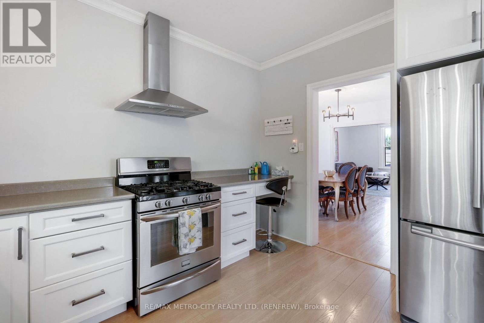 200 ROSS STREET - 18
