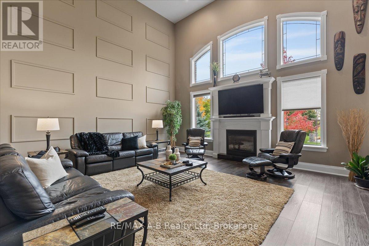 151 HURON ROAD - 14