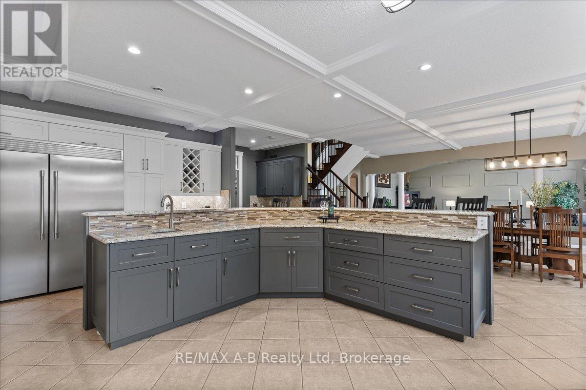 151 HURON ROAD - 20