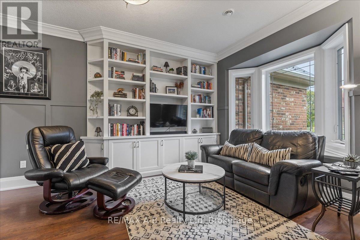 151 HURON ROAD - 27