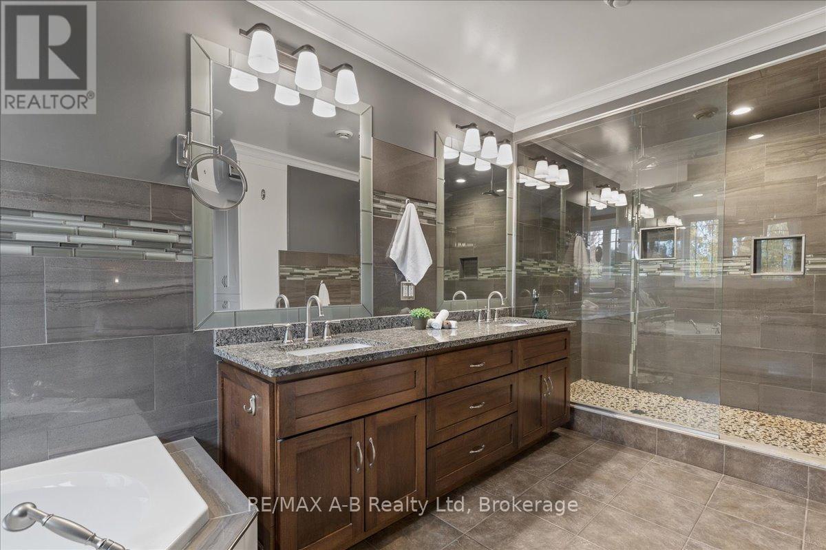 151 HURON ROAD - 38