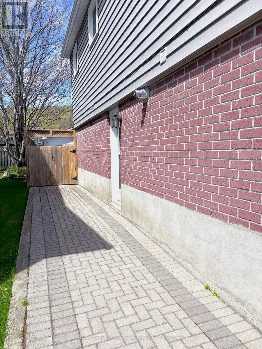 35 NANCY DRIVE - 25