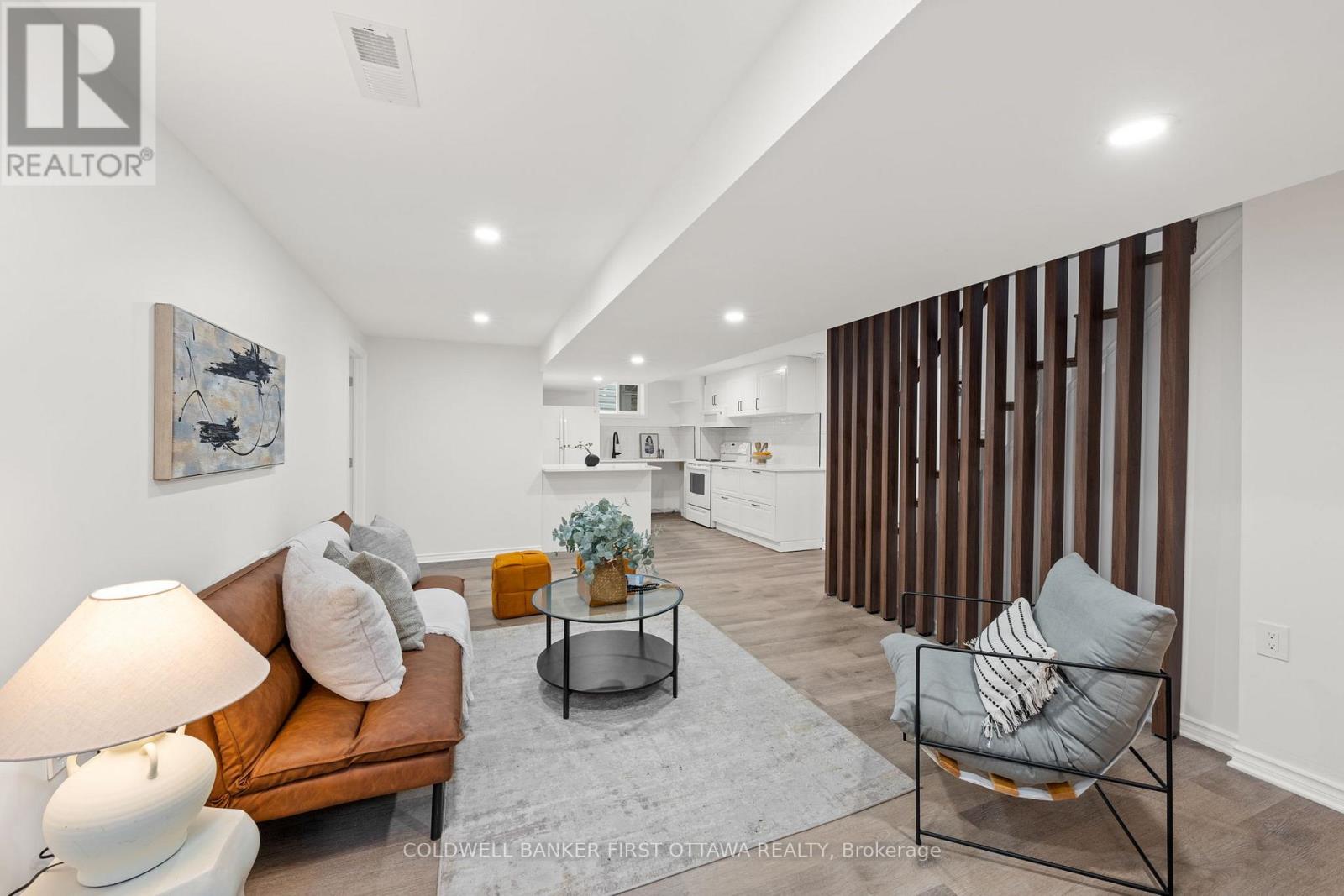 26 SPRING GARDEN AVENUE - 24