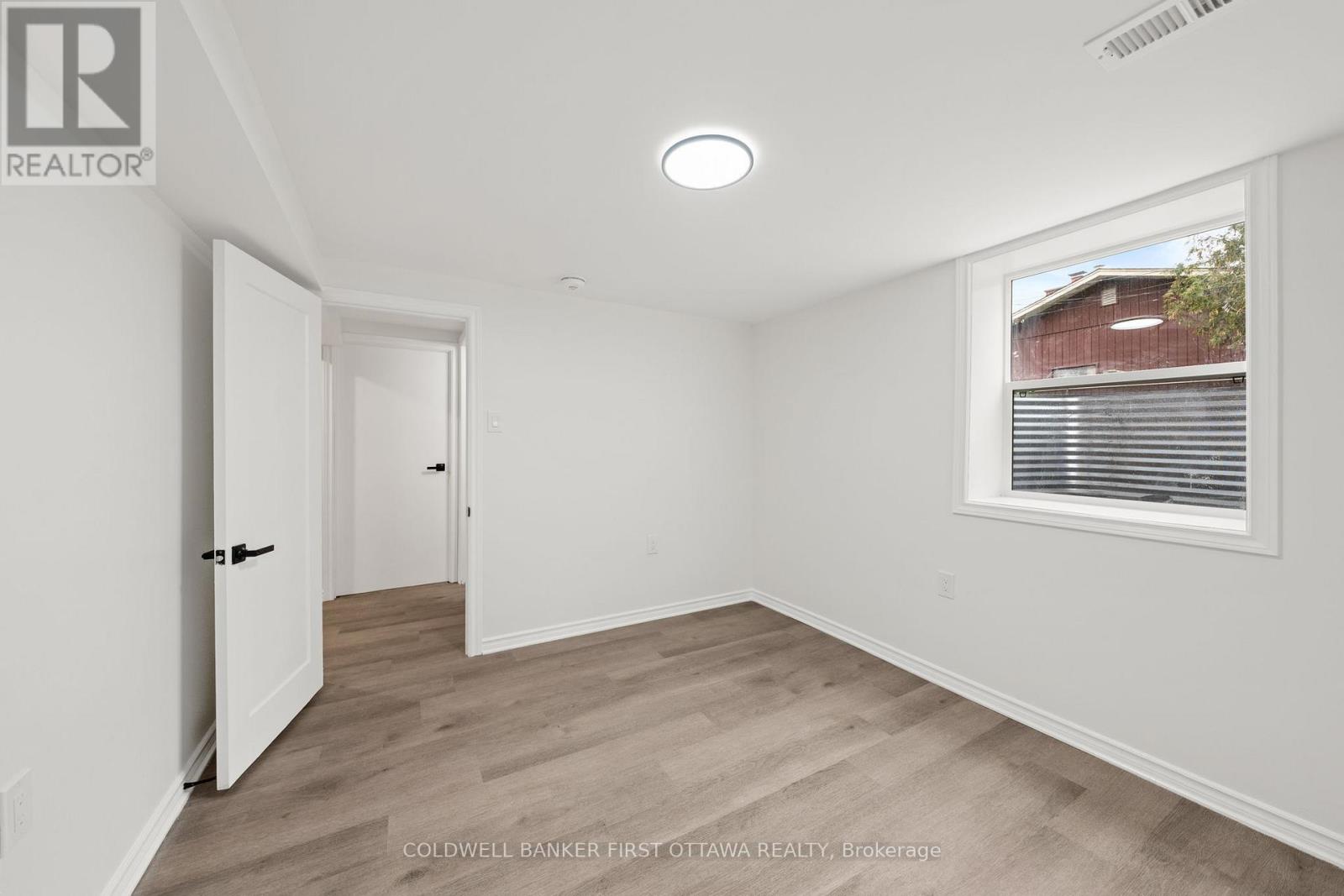 26 SPRING GARDEN AVENUE - 31