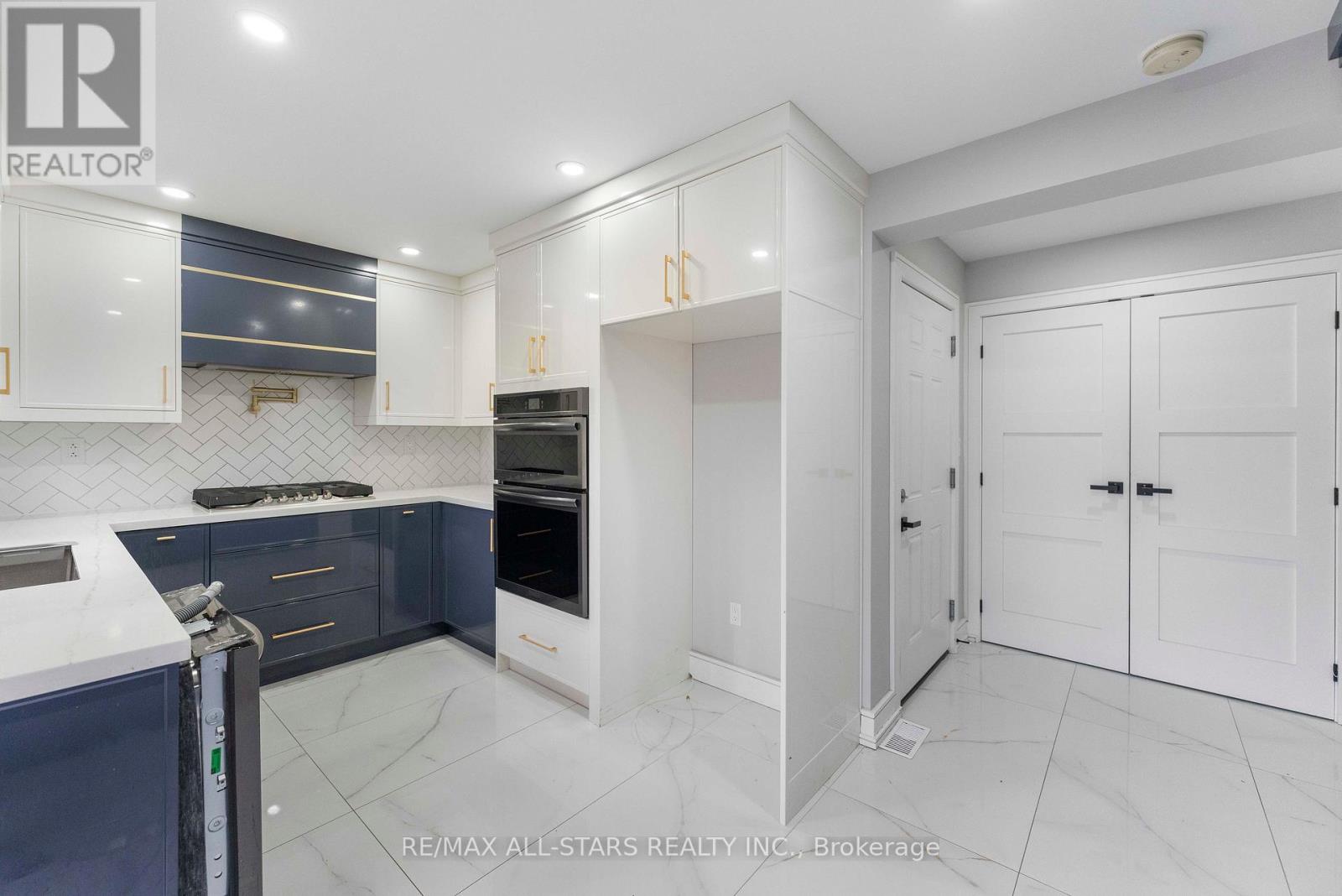 826 KROSNO BOULEVARD - 10