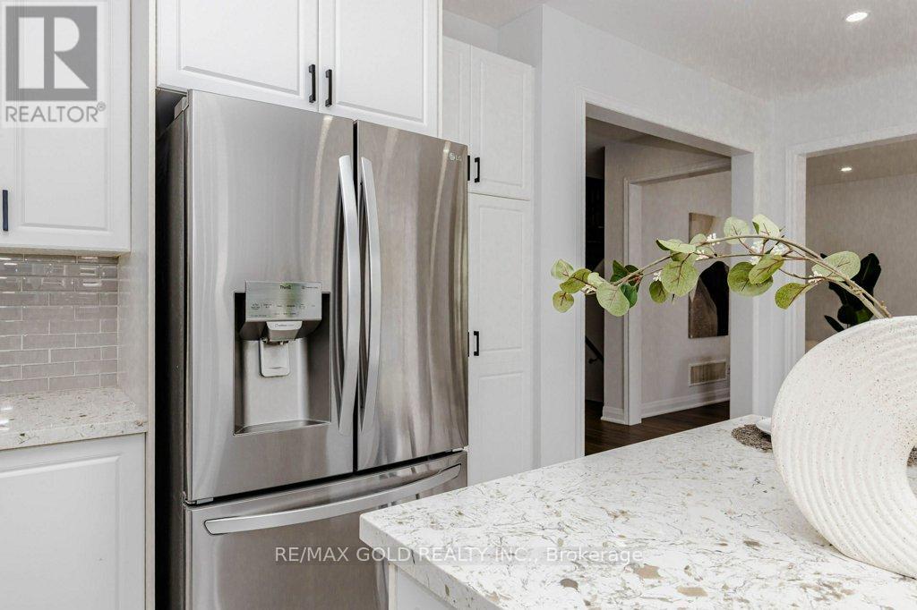 132 MCKNIGHT AVENUE - 28