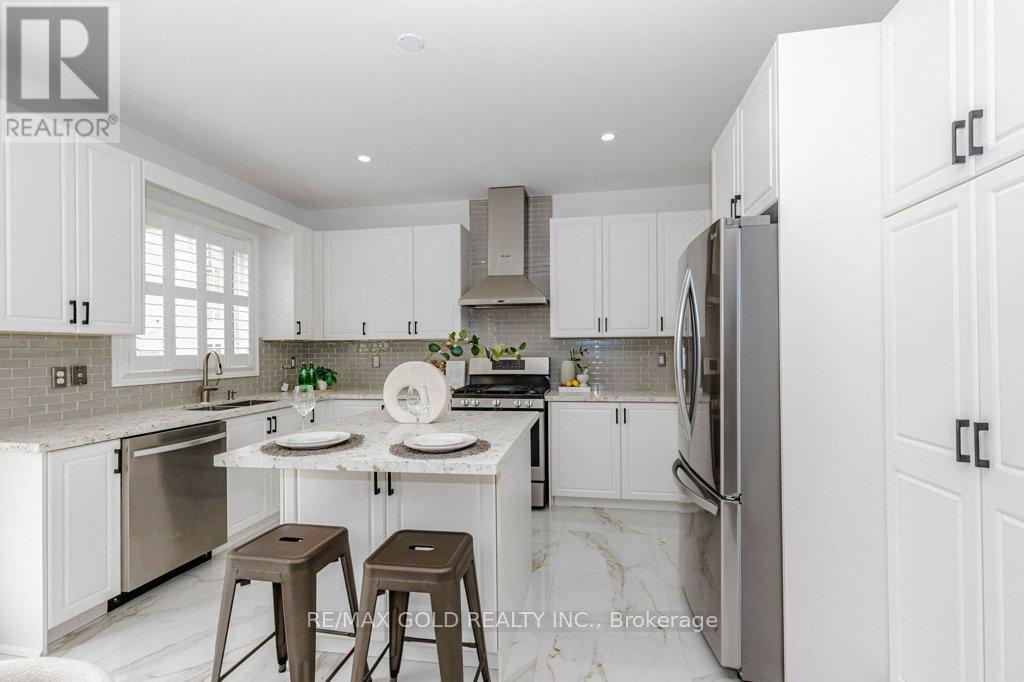 132 MCKNIGHT AVENUE - 24