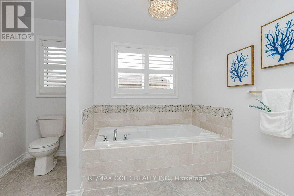 132 MCKNIGHT AVENUE - 38
