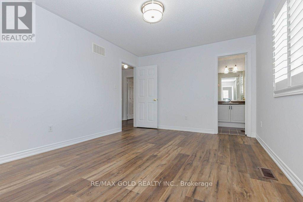 132 MCKNIGHT AVENUE - 42
