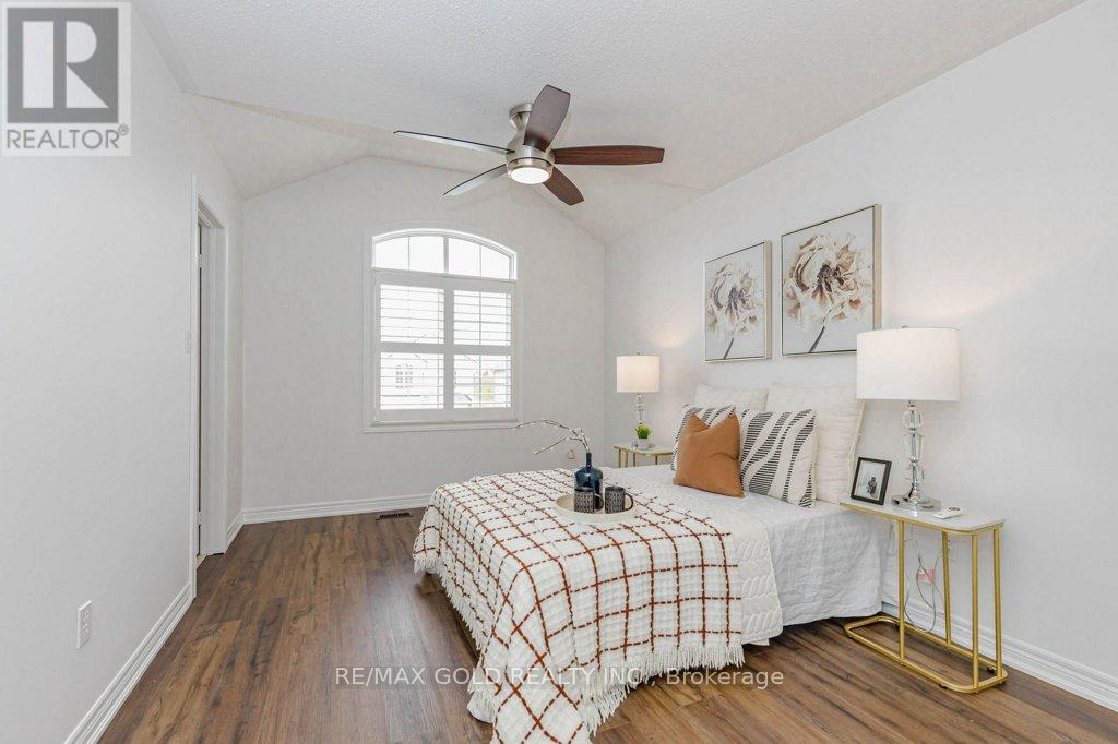 132 MCKNIGHT AVENUE - 39
