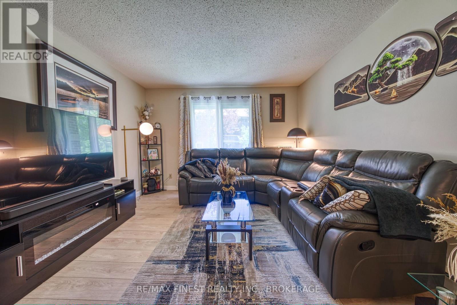 ##115 561 ARMSTRONG ROAD - 11