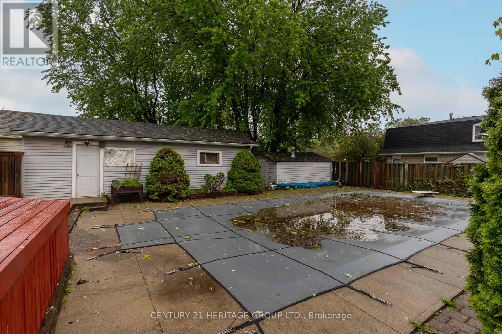 2232 QUEENSWAY DRIVE - 20