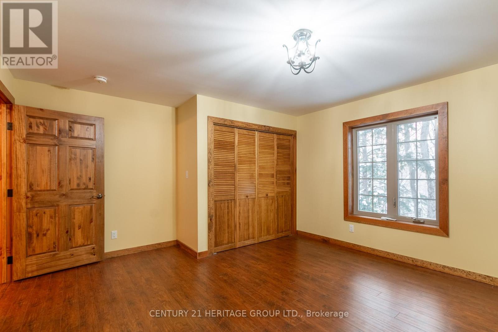 35 KEEFER STREET - 21