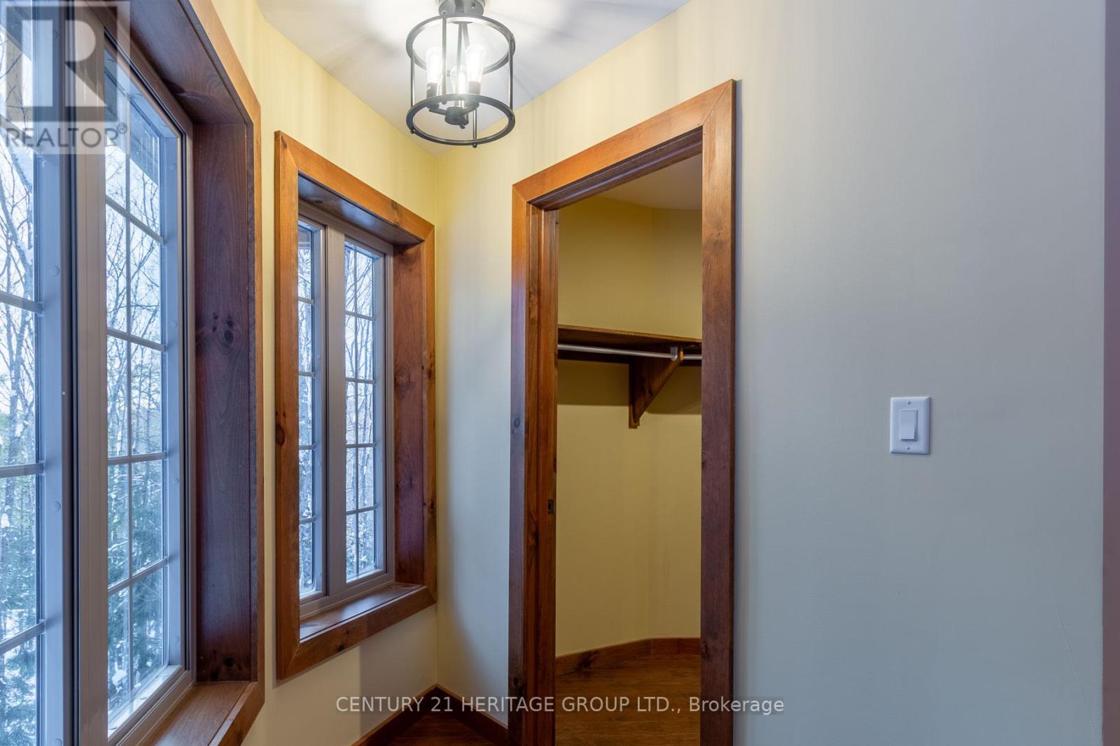 35 KEEFER STREET - 27